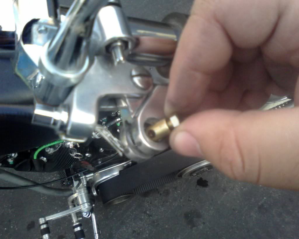 SemiTech... Broken clutch cable Road side quick fix!!! Jockey